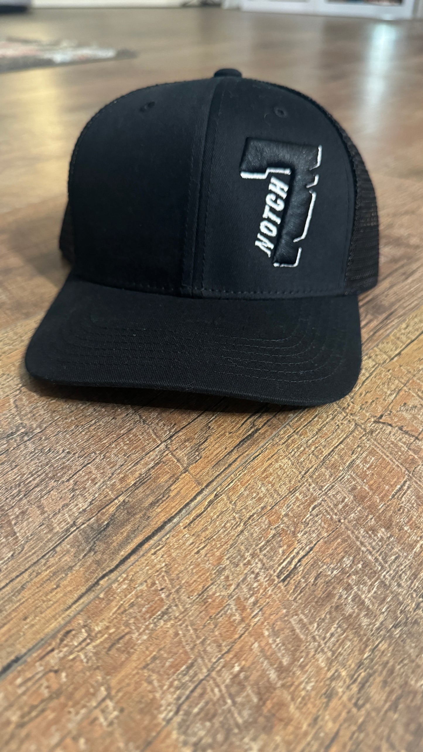 Cost Effective Notch 7 Blk trucker